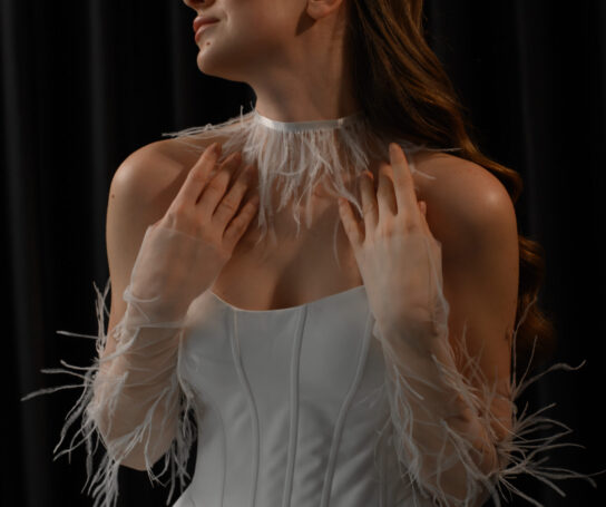 Choker feather wide